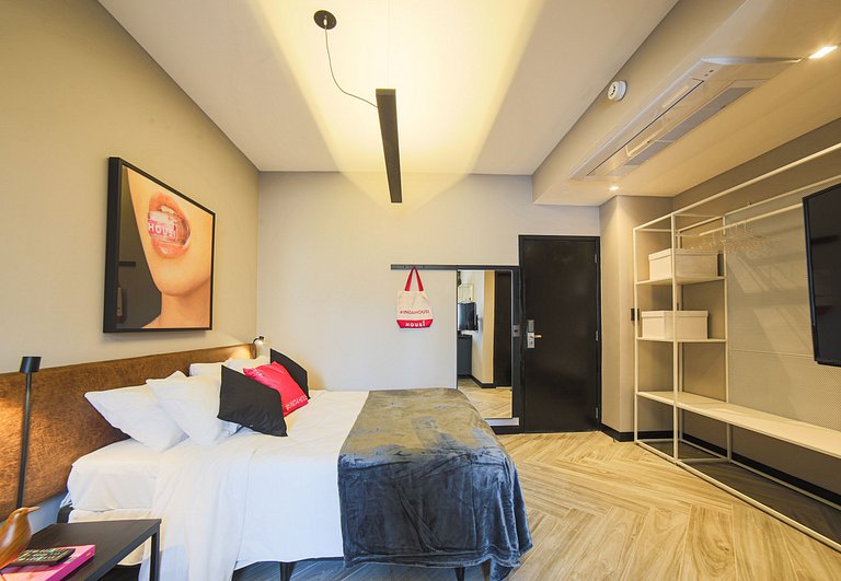 Housi | Studio Smart na R. Bela Cintra