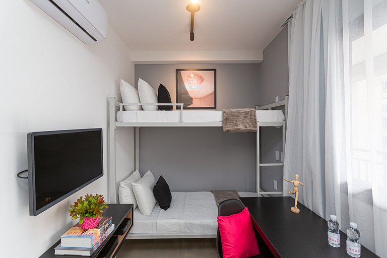Studio com Varanda na Vila Mariana by Housi