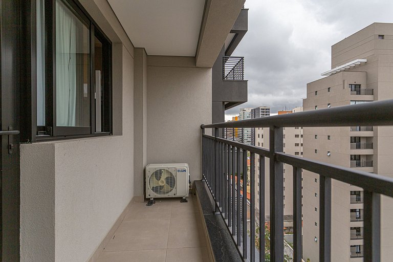 Studio com Varanda na Vila Mariana by Housi