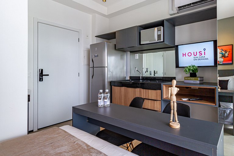 Studio Moderno Próximo à Liberdade By Housi