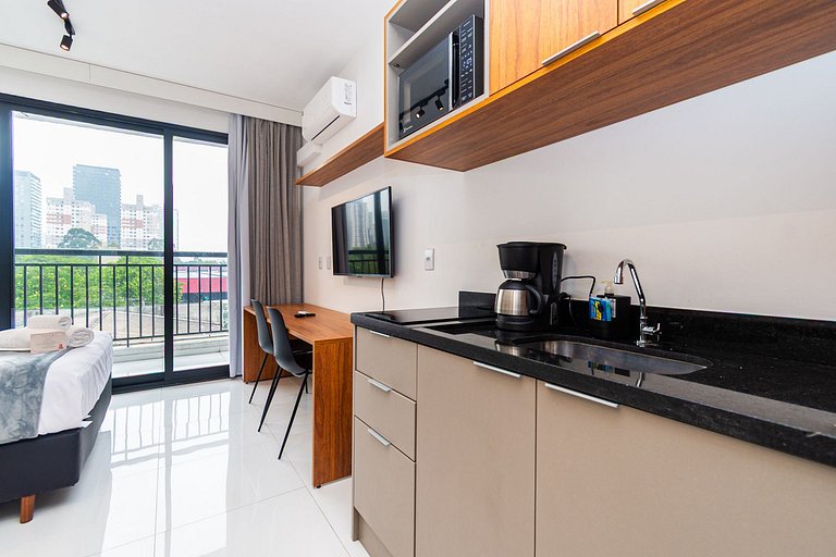 Modern Studio Next to the Subway by Housi