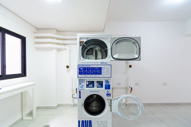 Studio Moderno ao Lado do Metrô by Housi