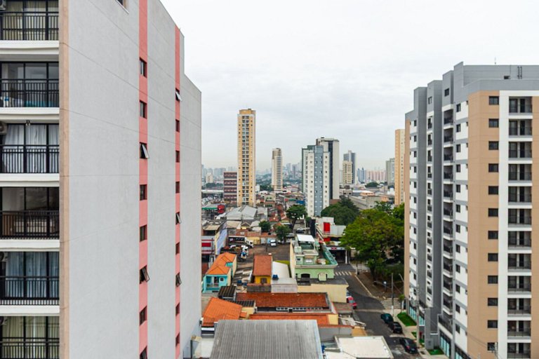 Studio Moderno ao Lado do Metrô by Housi