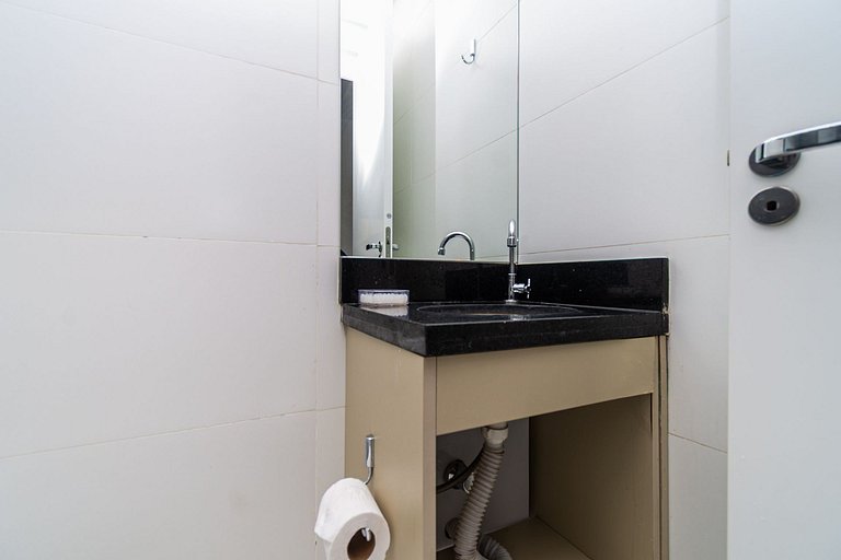 Modern Studio Next to the Subway by Housi