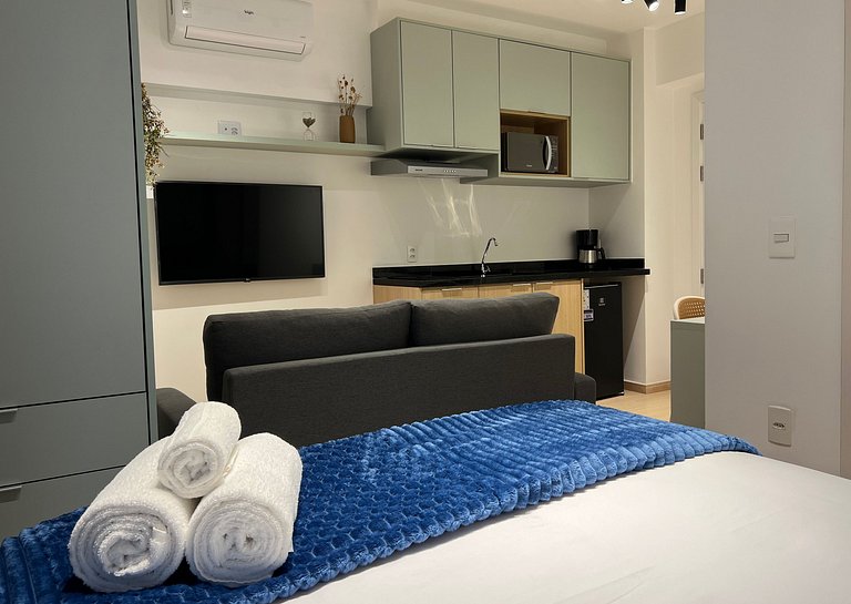Studio Moderno em Pinheiros by Housi