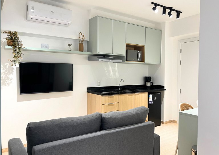 Studio Moderno em Pinheiros by Housi