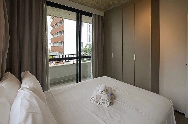 Apto Moderno 2 Quartos nos Jardins by Housi