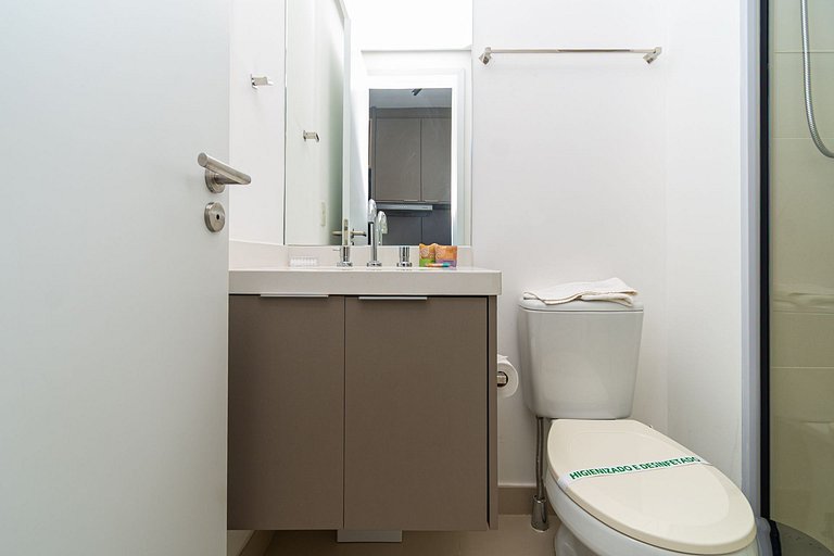 Studio Moderno Próx. Metrô Vila Madalena by Housi