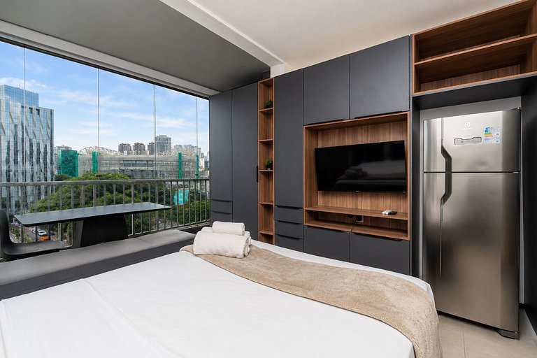 Studio with Balcony in Perdizes by Housi