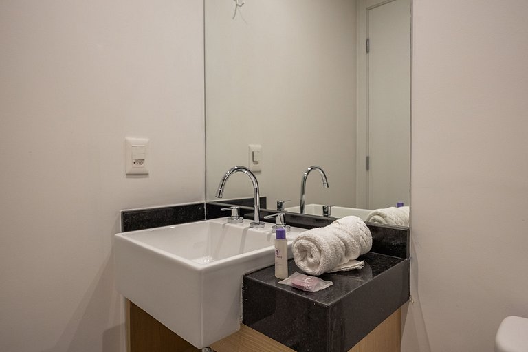 Studio Moderno na Vila Madalena by Housi