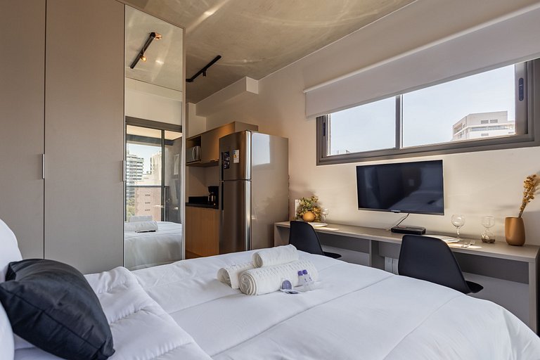 Studio Próx. Metrô Vila Madalena by Housi