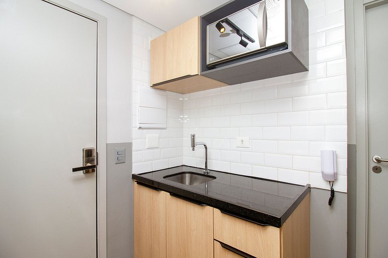 Studio Moderno na Faria Lima by Housi