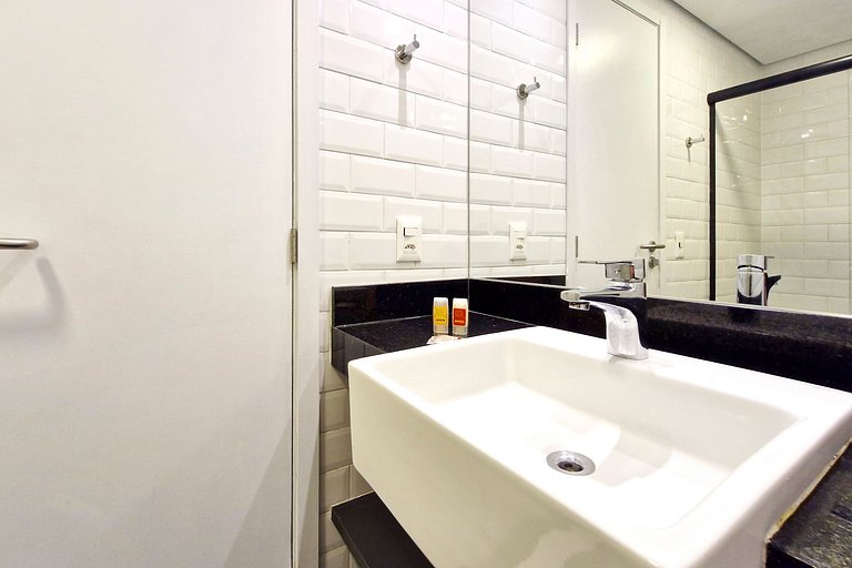 Studio Moderno na Faria Lima by Housi