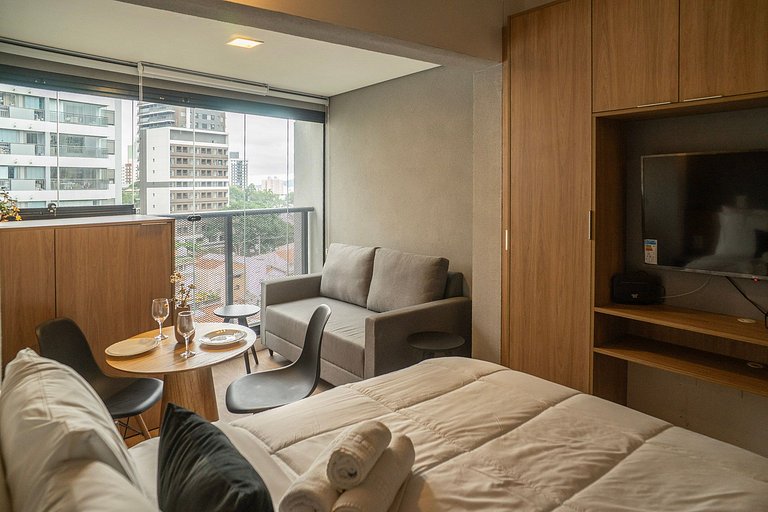 Studio Completo na Vila Madalena by Housi