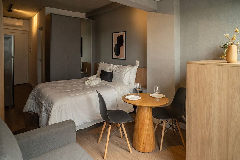 Studio Completo na Vila Madalena by Housi