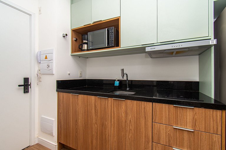 Studio Moderno na Vila Madalena by Housi