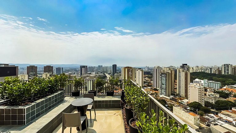 Studio with Balcony in Perdizes by Housi
