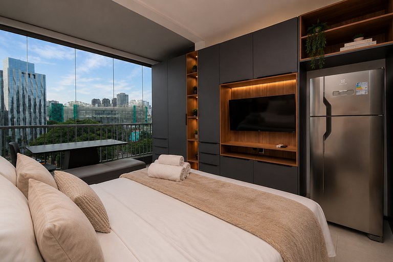 Studio com Varanda em Perdizes by Housi
