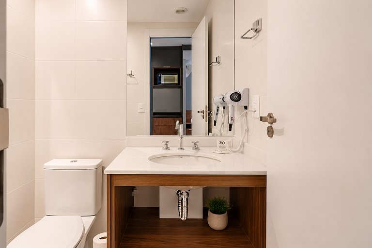 Studio ao Lado do Metrô Vila Madalena by Housi