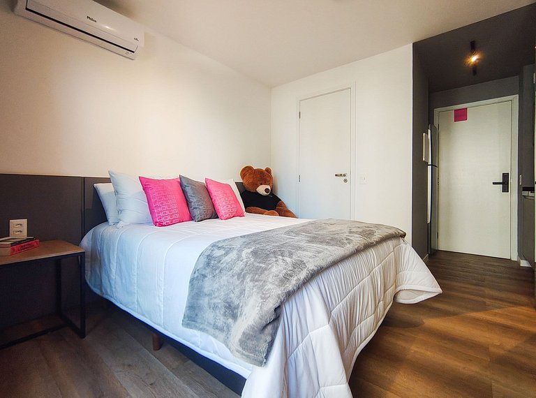 Studio Próx. Praia de Iracema by Housi